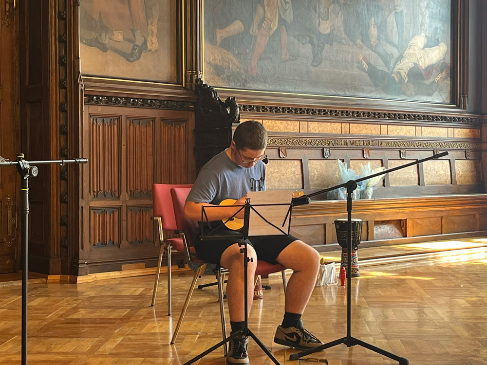 Przemek spielt Ukulele Sommerkonzert 2026