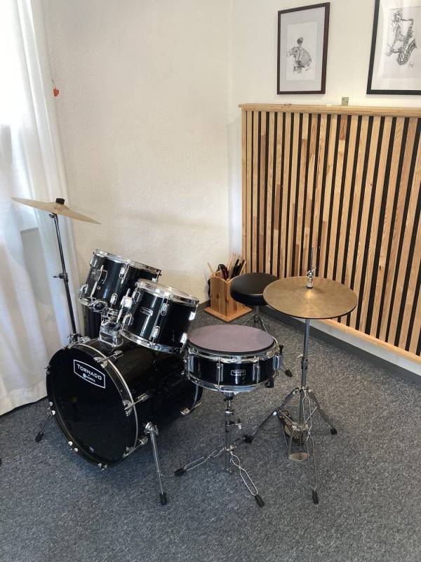 Schlagzeug im Unterrichtsraum der Musikschule Einfach Musikalisch in Erfurt